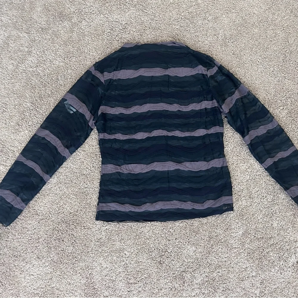 Disturbia Black and Gray Fitted Ribbed Blouse - Picture 3 of 5